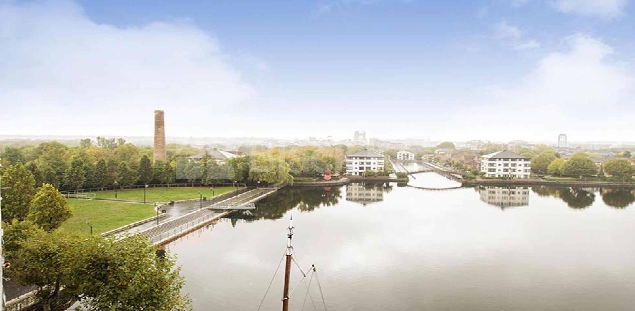 			NEW INSTRUCTION!, 2 Bedroom, 1 bath, 1 reception Penthouse			 Selsdon Way, City Harbour/ Isle of Dogs